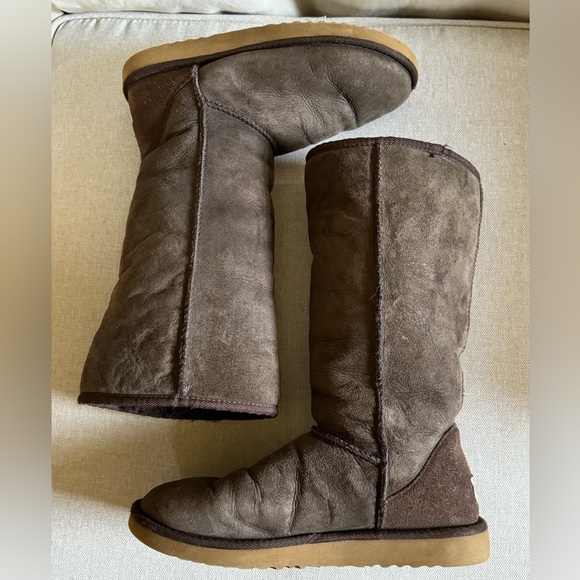 Authentic UGG Boots-Classic Tall-Dark Chocolate Brown-Sz 8 - Picture 11 of 17